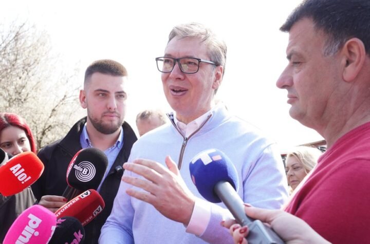 'DA SAČUVAMO PORODICU, PONOVO RAZGOVARAMO I UJEDINIMO SE' Vučić o važnosti zajedništva: To nam je potrebno, takav nam je odnos potreban! SRBIJA - NAŠA