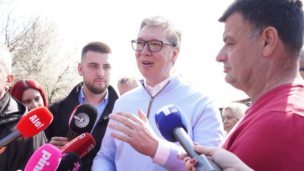 'DA SAČUVAMO PORODICU, PONOVO RAZGOVARAMO I UJEDINIMO SE' Vučić o važnosti zajedništva: To nam je potrebno, takav nam je odnos potreban! SRBIJA - NAŠA