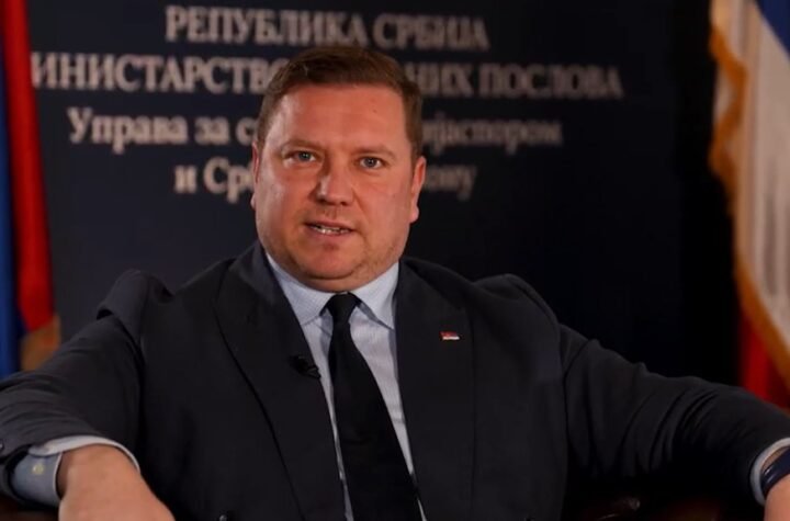 'Drage dame, srećan 8. mart' Kokanović: Povodom Međunarodnog dana žena imao sam čast da koleginicama čestitam njihov dan i uručim mali znak pažnje (VI