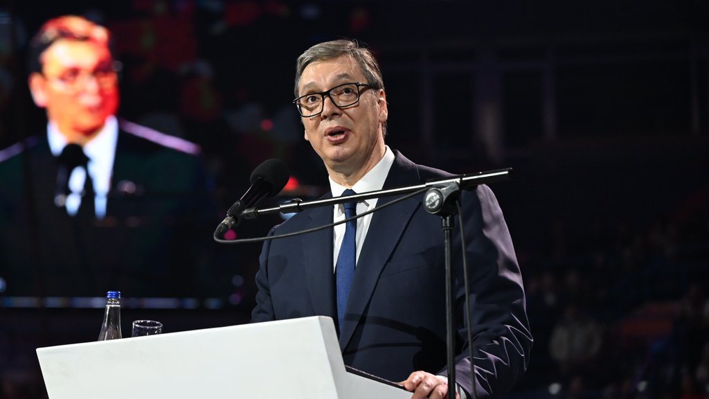 'GODINU DANA SU RUŠILI SRBIJU I PRETILI JOJ, MI NJIMA NEĆEMO' Vučić poslao moćnu poruku sa skupa SNS: Samo ćemo da ih pobedimo! Ubedljivije nego ikada