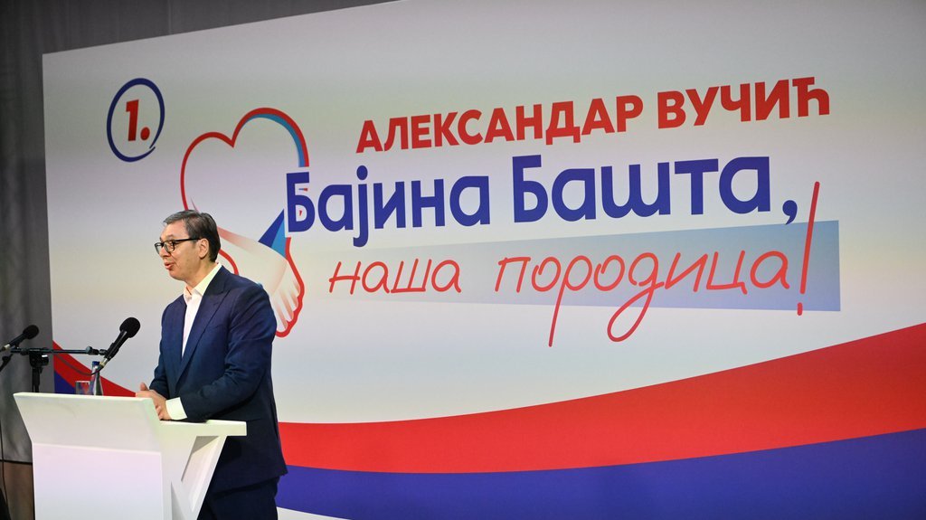'ZNATE KO JE UVEK UZ SVOJ NAROD, A KO JE I UVEK PROTIV NJEGA' Vučić: Takvi predaju našoj deci i hteli bi da državu vode