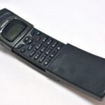 AKO IMATE OVE STARE MODELE MOBILNIH TELEFONA, MOŽETE BOGATSTVO DA ZARADITE! Jedan naročito na ceni - SMATRA SE IKONOM POP KULTURE!