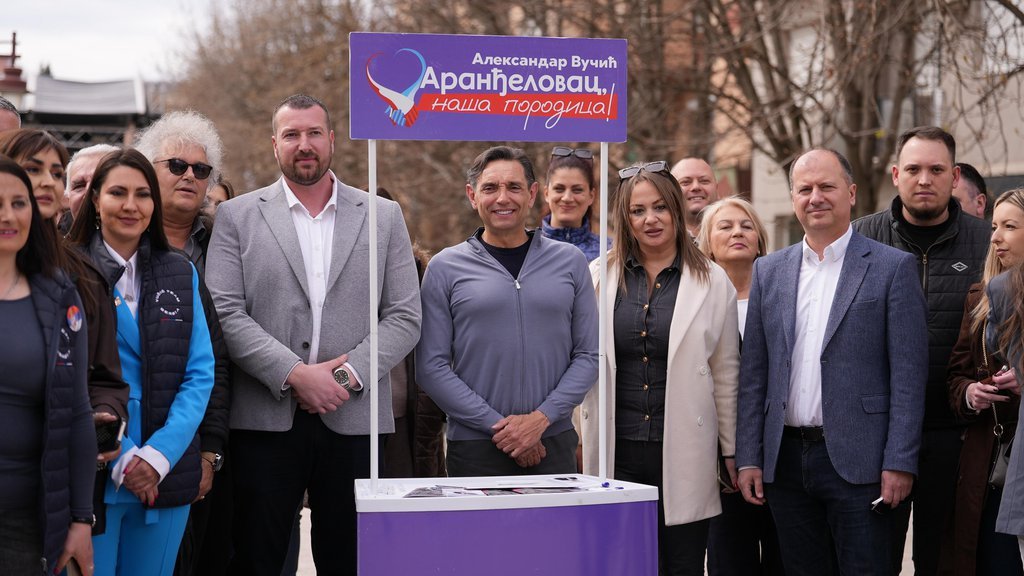 Aleksandar Vulin razgovarao sa građanima Aranđelovca: Glasajte za svoje komšije, za porodicu
