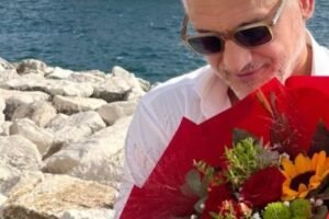 ČEDIN PRIJATELJ PRED SELIDBU NAPRAVIO ROMANTIČNO IZNENAĐENJE! Političar ne krije svoju sreću, SNIMAK OSVOJIO INTERNET!