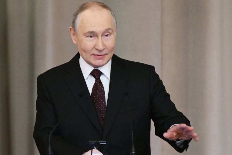 "ČUDNO JE, KAO DA REP MAŠE PSOM": Bizarna poruka Putina zbunila sve, a onda je odjednom prozvao Ukrajince