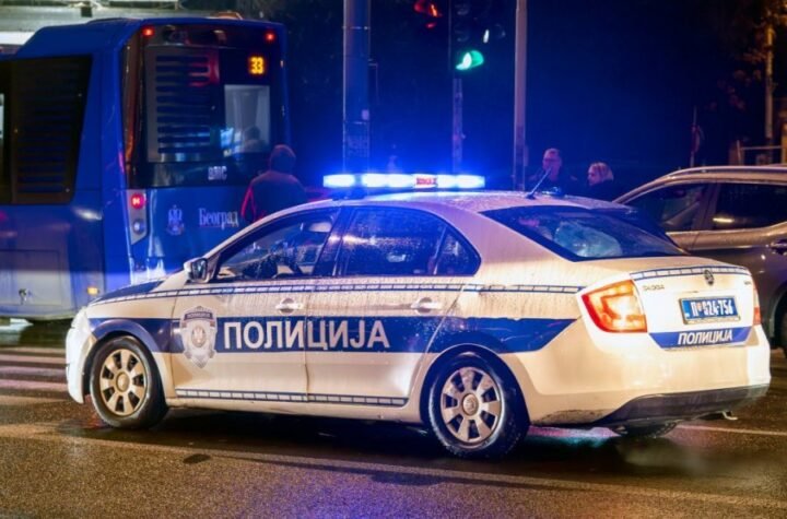 DETALJI DRAME U ŽELEZNIKU! Grobari prisilno oteli deliju - POLICIJA TRAGA ZA MLADIĆEM!