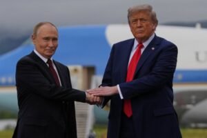 DRUGARSTVO PRE SVEGA: Tramp pustio Putinov tanker s naftom da dođe do Kube