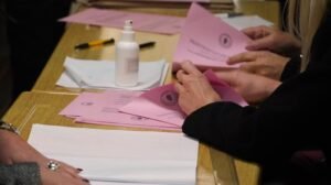 Evo kako se N1 sprema da krši izbornu tišinu: Emitovaće film o bloladerima koji su se u Strazburu žalili na svoju zemlju