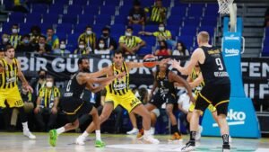 FENERBAHČE KAŽNJEN ZBOG SKANDALOZNE PROVOKACIJE NA RAČUN SRPSKOG NARODA: Turci odlično prošli, smešna kazna u odnosu na Partizan...