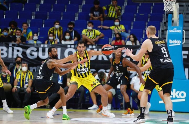 FENERBAHČE KAŽNJEN ZBOG SKANDALOZNE PROVOKACIJE NA RAČUN SRPSKOG NARODA: Turci odlično prošli, smešna kazna u odnosu na Partizan...