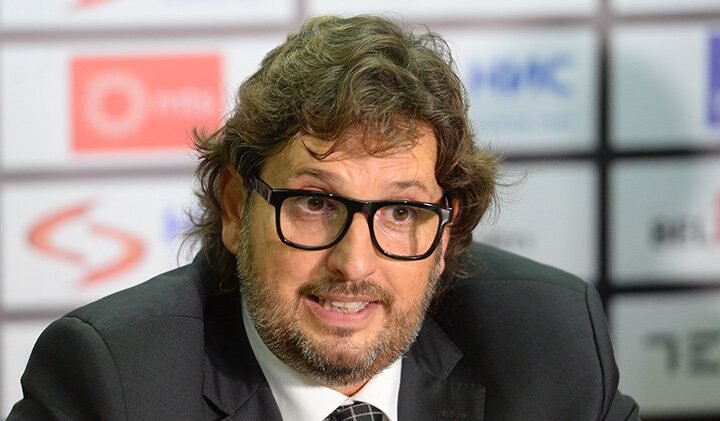 HIT SCENA NA DOČEKU TRINKIJERIJA! Italijan stigao na aerodrom, sačekala ga zanimljiva scena: Sve ovo su vam prijatelji?!