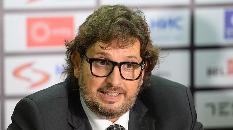 HIT SCENA NA DOČEKU TRINKIJERIJA! Italijan stigao na aerodrom, sačekala ga zanimljiva scena: Sve ovo su vam prijatelji?!