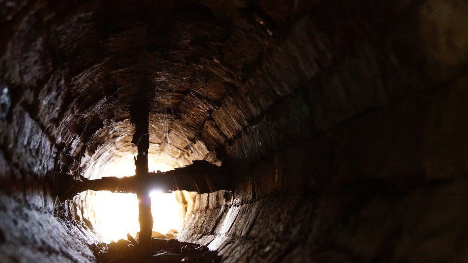 Horor kod Aleksinca! Razbacani su svuda po selu, evo na šta se sumnja