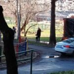 Horor u Rakovici! Otac ispred zgrade zatekao sina (17) u lokvi krvi, prebila ga grupa muškaraca