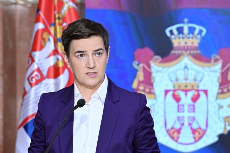 "I OVAKVI LIKOVI PRETENDUJU DA VODE SRBIJU"! Ana Brnabić žestoko odreagovala na Ponošev komentar o Vučiću!