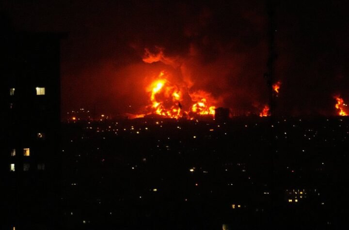 Iran gađao centralni Izrael balističkim raketama: Registrovano nekoliko udara