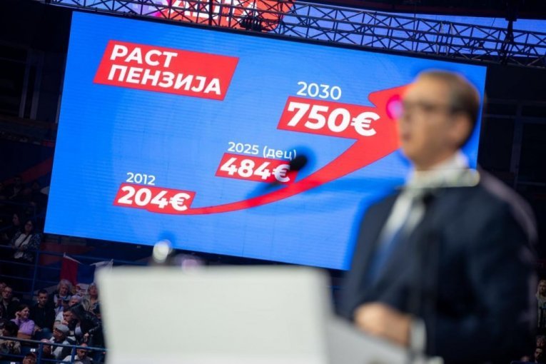 KLJUČNE VUČIĆEVE PORUKE SA VANVREMENSKOG SKUPA U ARENI: Ove moćne reči će ostati urezane! (FOTO)