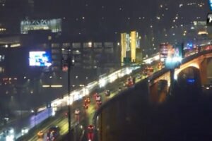 LANČANI SUDAR NA GAZELI: Jedno vozilo se odbacilo u drugu traku, saobraćaj stoji!