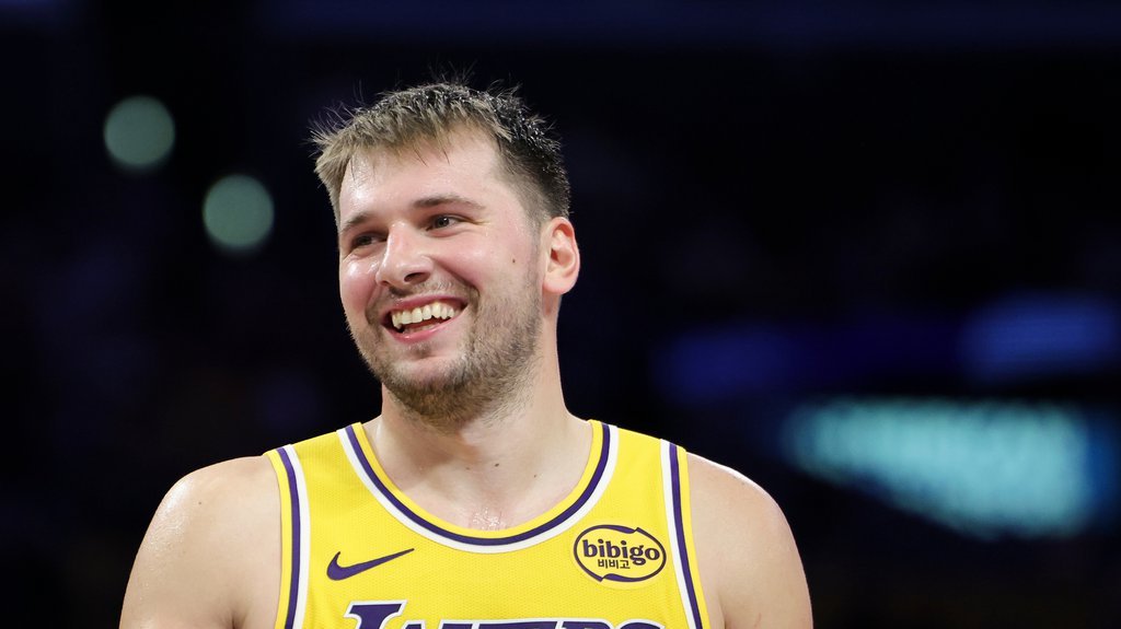 LUKA DONČIĆ U JEKU PRIČA OKO LJUBAVNOG SKANDALA POSLAO BRUTALNU PORUKU JAVNOSTI! Slovenac uradio ono što najbolje zna - čitava Amerika bruji o njemu!