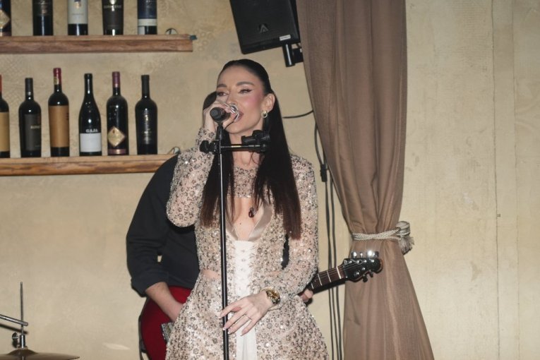 "MALI STEFAN JE ISTI OTAC!" O mračnoj prošlosti muža Kaće Živković naširoko se pisalo, otkriveni DETALJI IZ NJENOG DOMA!