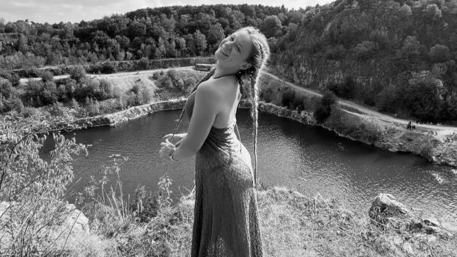 MLADA SPORTISTKINJA POGINULA U SAOBRAĆAJNOJ NESREĆI: Mina krenula na trening, a onda je na nju naleteo kamion, srce joj stalo četiri puta