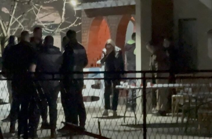 NAJTEŽA SUZA MAJKE PARA NEBO! Branka Lazić ŽELI SAMO DA VIDI TELO STRADALOG SINA, scene iz Brestača kidaju dušu! (GALERIJA)