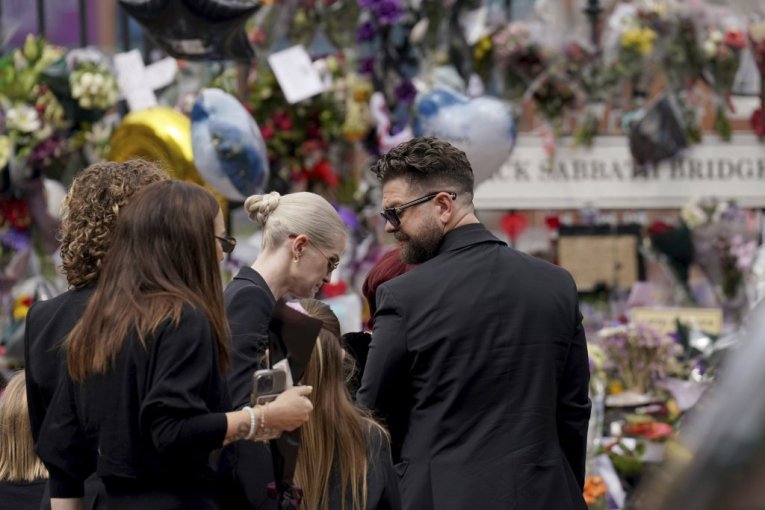 NAKON MORA SUZA STIGLE SREĆNE VESTI! Rodila se devojčica u kući slavne porodice, IME NASLEDNICE TERA SUZE NA OČI!