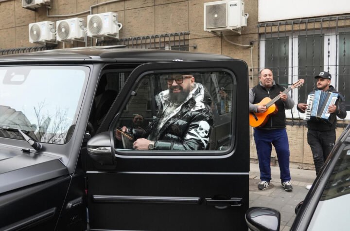 NEČIJI STAN VREDI MANJE OD NJEGOVIH KOLA: Srbi se krstili kad su ga videli u besnoj mašini, KOŠTA PAPRENO