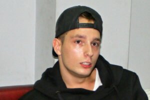 NEKAD IŠAO SA 20 EVRA U DŽEPU, A SAD ZA NJEGA RADI 160 LJUDI! Dnevno potroši Boga oca - a SESTRE OTPISAO