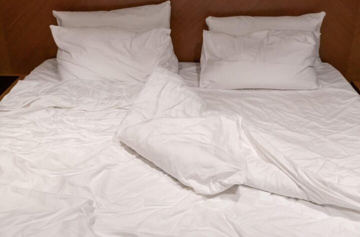 Neprevaziđen jugoslovenski trik koji vraća belinu čaršavima! Izbeljuje i one stare 20 godina - sa 3 sastojka