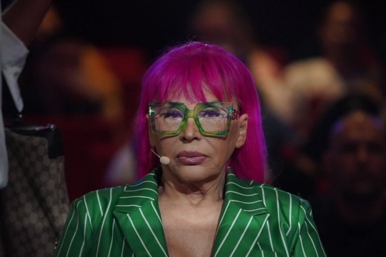 OGLASILA SE ZORICA BRUNCLK NAKON DRUGE OPERACIJE! Pevačica na OVE REČI morala da reaguje!