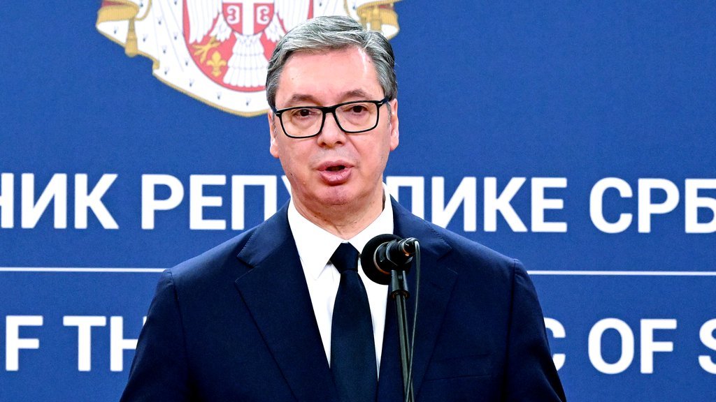 OGLASIO SE PREDSEDNIK VUČIĆ: Neće biti lako u ovom ludilu u svetu sačuvati mir, ali ćemo uspeti! Bićemo snažni da odvratimo svakoga ko bi da ratuje pr