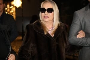 OTKRIVENO ZBOG ČEGA SE VESNA ZMIJANAC POVLAČI: Ovo je istina o njenom zdravstvenom stanju!