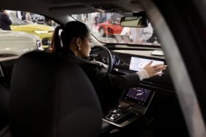 OVO JE NAJJEFTINIJI AUTOMOBIL NA SAJMU U BEOGRADU: Udoban i ekonomičan - evo koliko košta!