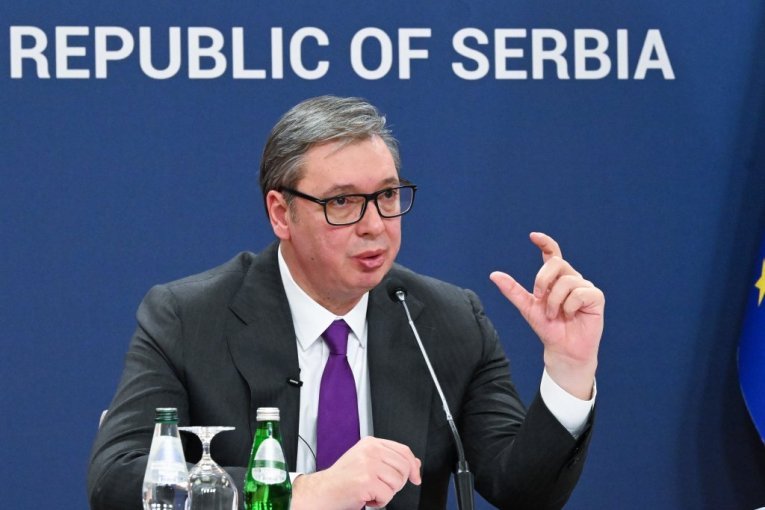 "OVO JE POKLON POLJOPRIVREDNICIMA" Vučić: U narednih sedam dana cena nafte za njih biće 181 dinar, a dalje maksimalno 184 dinara