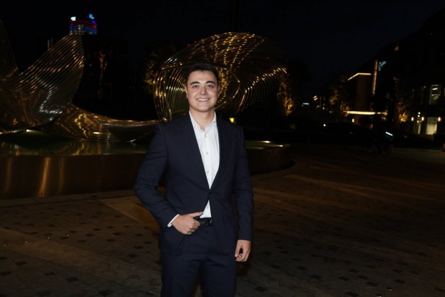 OVO SU POZNATI KOJI PROSLAVLAJU BAJRAM! Domaća estrada čestitala praznik, PORUKA LEPE BRENE DIRNULA DO SUZA!