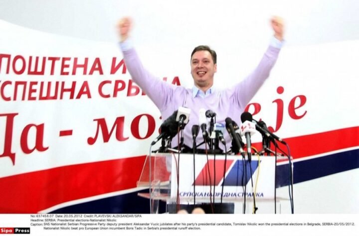 PLJUŠTE ČESTITKE SA SVIH STRANA! ALEKSANDAR VUČIĆ DANAS SLAVI 56. ROĐENDAN: Evo šta su mu poželeli saradnici