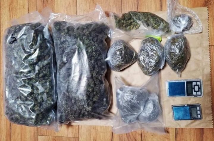 POGLEDAJTE ŠTA JE POLICIJA SVE ZAPLENILA U CENTRU BEOGRADA! Uhapšen muškarac! (FOTO)