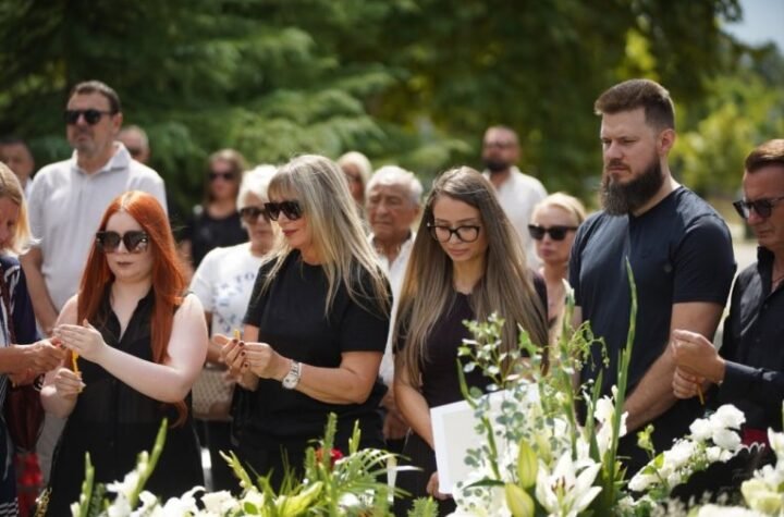 PORODICA PROGOVORILA O NAJTEŽIM DANIMA! Najpotresniji trenuci dokumentarca o Saši Popoviću: "TADA SAM ZNALA DA ĆE UMRETI"!