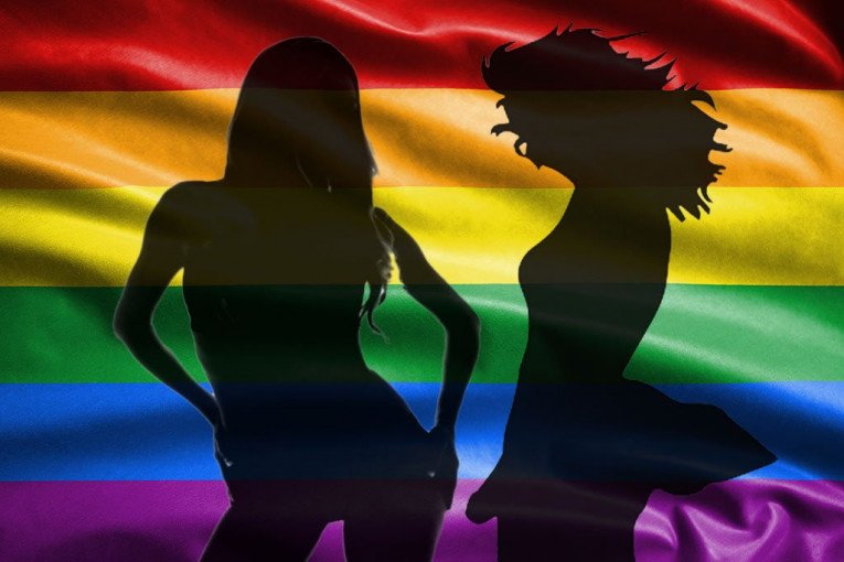 SANDRA BESRAMNO LJUBI NOVU DEVOJKU! Manekenka u strasnom zagrljaju zanosne brinete, GORE DRUŠTVENE MREŽE!