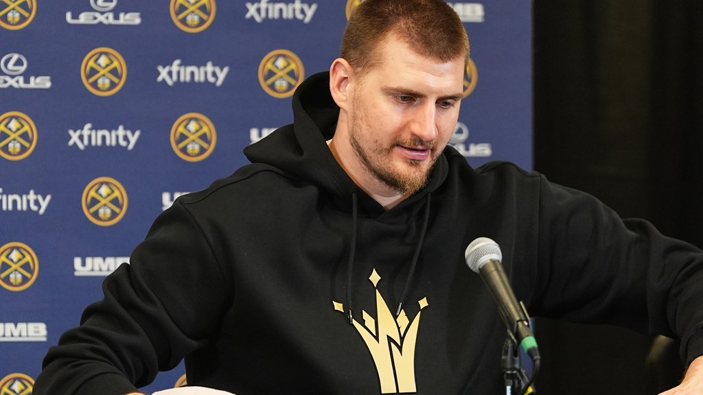 SLAVNA AMERIKANKA OČARANA JOKIĆEM, A ON HLADAN KAO ŠPRICER! Najveća zvezda WNBA u programu uživo Srbina dizala u nebesa, njegova reakcija bila je urne