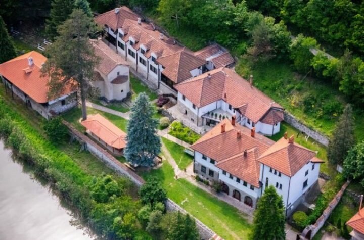 SRPSKI RAJ SA LEKOVITOM VODOM: Noćenje već od 2.700 dinara, a pomaže kod reume, kičme i povreda!