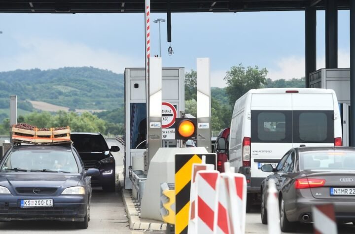 STANJE NA GRANIČNIM PRELAZIMA U SRBIJI TOKOM VEČERI: Kamioni ovde čekaju dva sata, na ostalim prelazima bez gužve