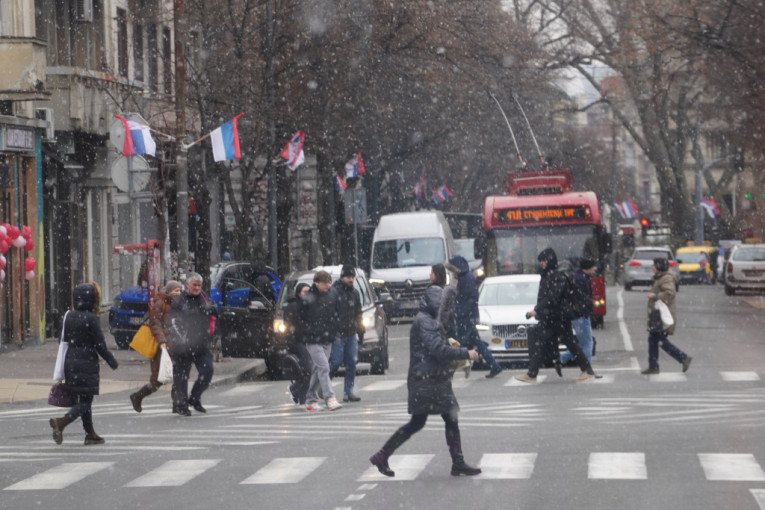 STIŽE NAM PESAK IZ SAHARE! Nebo će biti kompletno zamućeno, evo kada će padati PRLJAVA KIŠA!
