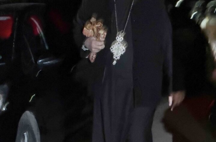 SVEŠTENIK STIGAO U DOM DARKA LAZIĆA! Potresne scene u Brestaču!