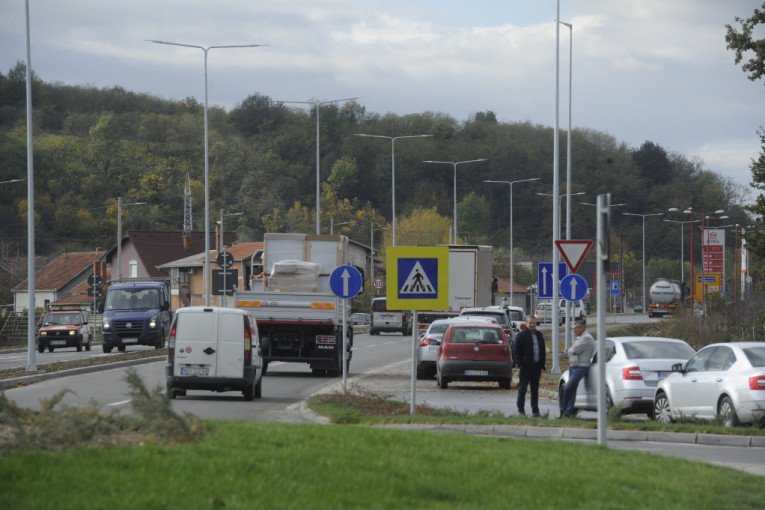 Stanje na putevima u Srbiji: Prohodni pravci bez snega, ali tu je opasnost od poledice