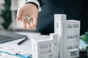 TRIK ZA KOJI AGENCIJE NE ŽELE DA ZNATE: Prodao kuću za skoro 100.000 EVRA VIŠE od ponude profesionalaca! Rekli su mu jednu cenu, a onda je preuzeo stvar u svoje ruke!