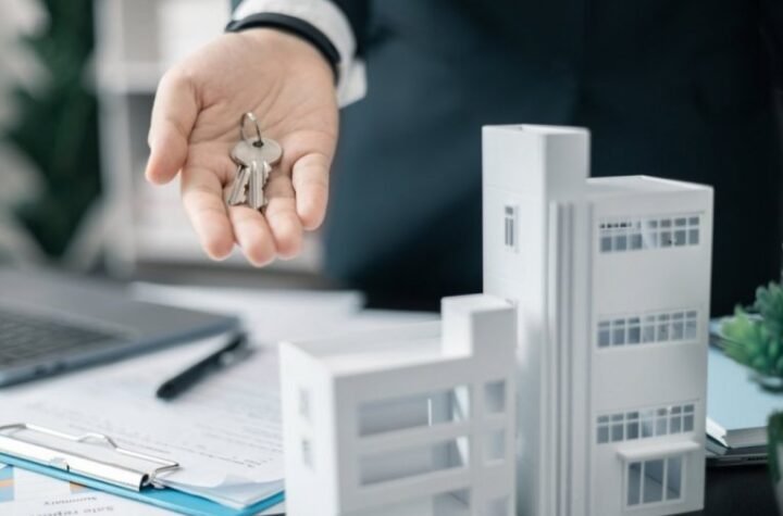 TRIK ZA KOJI AGENCIJE NE ŽELE DA ZNATE: Prodao kuću za skoro 100.000 EVRA VIŠE od ponude profesionalaca! Rekli su mu jednu cenu, a onda je preuzeo stvar u svoje ruke!