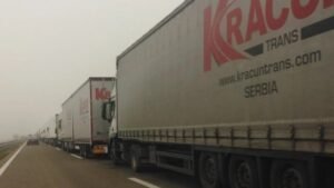Teretnjaci čekaju sat vremena na izlazu iz Srbije na Batrovcima