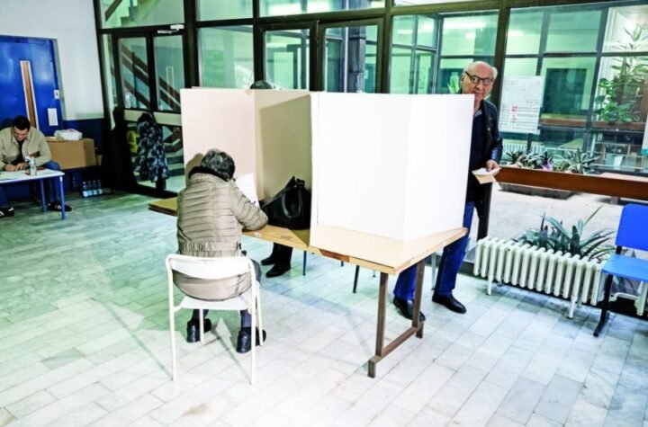 UŽIVO NA REPUBLICI! DANAS SU LOKALNI IZBORI U 10 OPŠTINA! Biračka mesta otvorena od 7.00 do 20.00 časova!